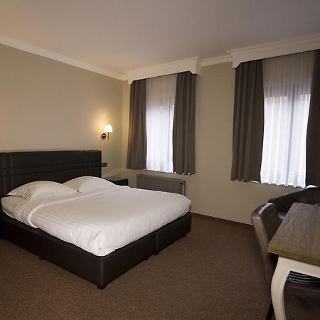 Hotel Le Chantecler Brussel Buitenkant foto