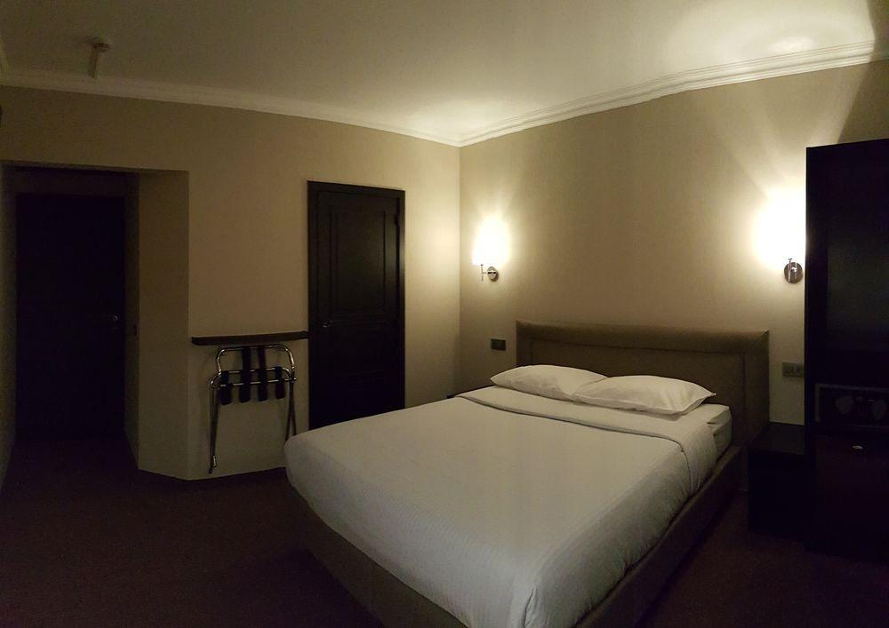 Hotel Le Chantecler Brussel Buitenkant foto